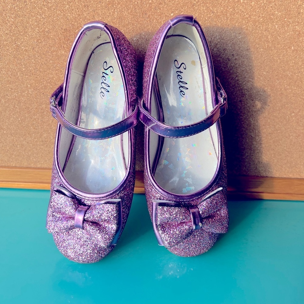 Girl Mary Jane pink sparkly shoes